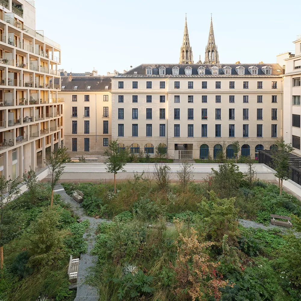 Jardins sur toiture du gymnase de l'îlot Saint-Germain à Paris